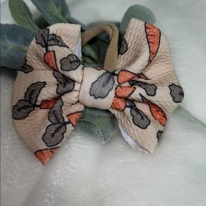 5” carrot nylon bow